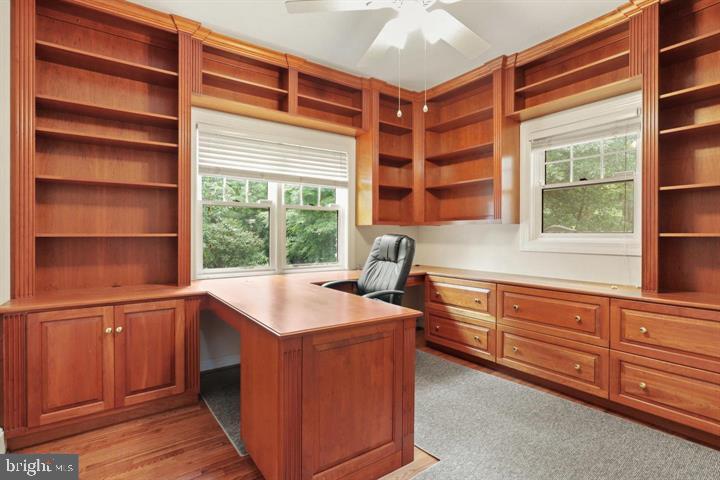 1515 CEDAR AVE, MCLEAN, Virginia 22101, 3 Bedrooms Bedrooms, 6 Rooms Rooms,2 BathroomsBathrooms,Residential,For sale,1515 CEDAR AVE,VAFX2260750 MLS # VAFX2260750