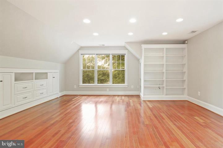 1515 CEDAR AVE, MCLEAN, Virginia 22101, 3 Bedrooms Bedrooms, 6 Rooms Rooms,2 BathroomsBathrooms,Residential,For sale,1515 CEDAR AVE,VAFX2260750 MLS # VAFX2260750