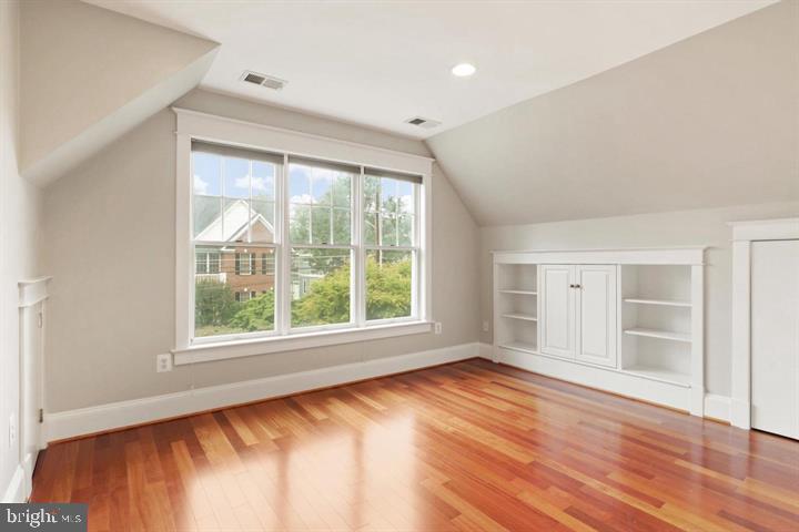 1515 CEDAR AVE, MCLEAN, Virginia 22101, 3 Bedrooms Bedrooms, 6 Rooms Rooms,2 BathroomsBathrooms,Residential,For sale,1515 CEDAR AVE,VAFX2260750 MLS # VAFX2260750