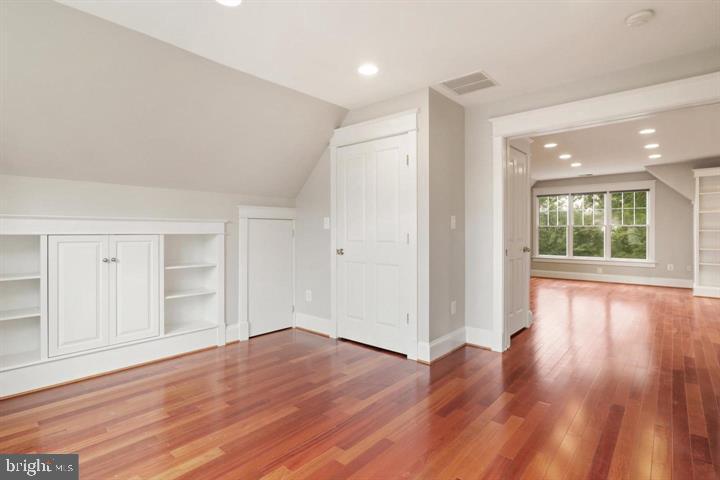 1515 CEDAR AVE, MCLEAN, Virginia 22101, 3 Bedrooms Bedrooms, 6 Rooms Rooms,2 BathroomsBathrooms,Residential,For sale,1515 CEDAR AVE,VAFX2260750 MLS # VAFX2260750