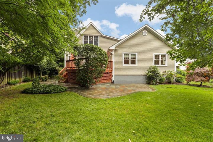 1515 CEDAR AVE, MCLEAN, Virginia 22101, 3 Bedrooms Bedrooms, 6 Rooms Rooms,2 BathroomsBathrooms,Residential,For sale,1515 CEDAR AVE,VAFX2260750 MLS # VAFX2260750