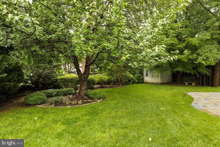 1515 CEDAR AVE, MCLEAN, Virginia 22101, 3 Bedrooms Bedrooms, 6 Rooms Rooms,2 BathroomsBathrooms,Residential,For sale,1515 CEDAR AVE,VAFX2260750 MLS # VAFX2260750