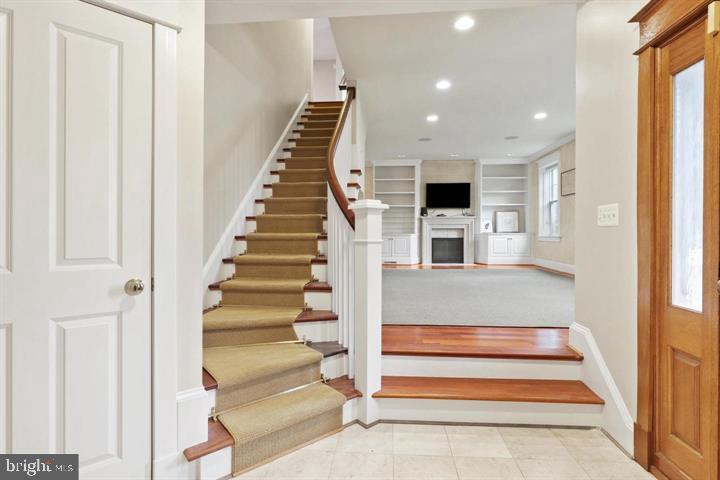 1515 CEDAR AVE, MCLEAN, Virginia 22101, 3 Bedrooms Bedrooms, 6 Rooms Rooms,2 BathroomsBathrooms,Residential,For sale,1515 CEDAR AVE,VAFX2260750 MLS # VAFX2260750
