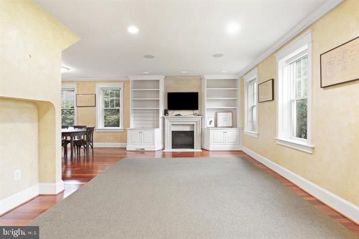 1515 CEDAR AVE, MCLEAN, Virginia 22101, 3 Bedrooms Bedrooms, 6 Rooms Rooms,2 BathroomsBathrooms,Residential,For sale,1515 CEDAR AVE,VAFX2260750 MLS # VAFX2260750