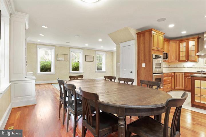 1515 CEDAR AVE, MCLEAN, Virginia 22101, 3 Bedrooms Bedrooms, 6 Rooms Rooms,2 BathroomsBathrooms,Residential,For sale,1515 CEDAR AVE,VAFX2260750 MLS # VAFX2260750