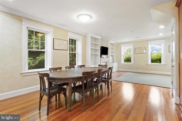 1515 CEDAR AVE, MCLEAN, Virginia 22101, 3 Bedrooms Bedrooms, 6 Rooms Rooms,2 BathroomsBathrooms,Residential,For sale,1515 CEDAR AVE,VAFX2260750 MLS # VAFX2260750