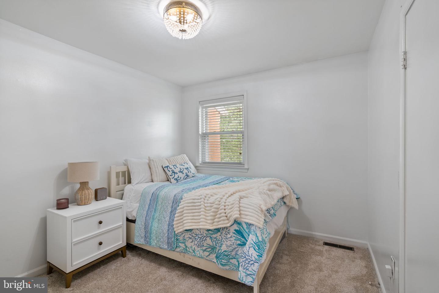 8133 LARKIN LN, VIENNA, Virginia 22182, 4 Bedrooms Bedrooms, ,3 BathroomsBathrooms,Residential,For sale,8133 LARKIN LN,VAFX2261076 MLS # VAFX2261076