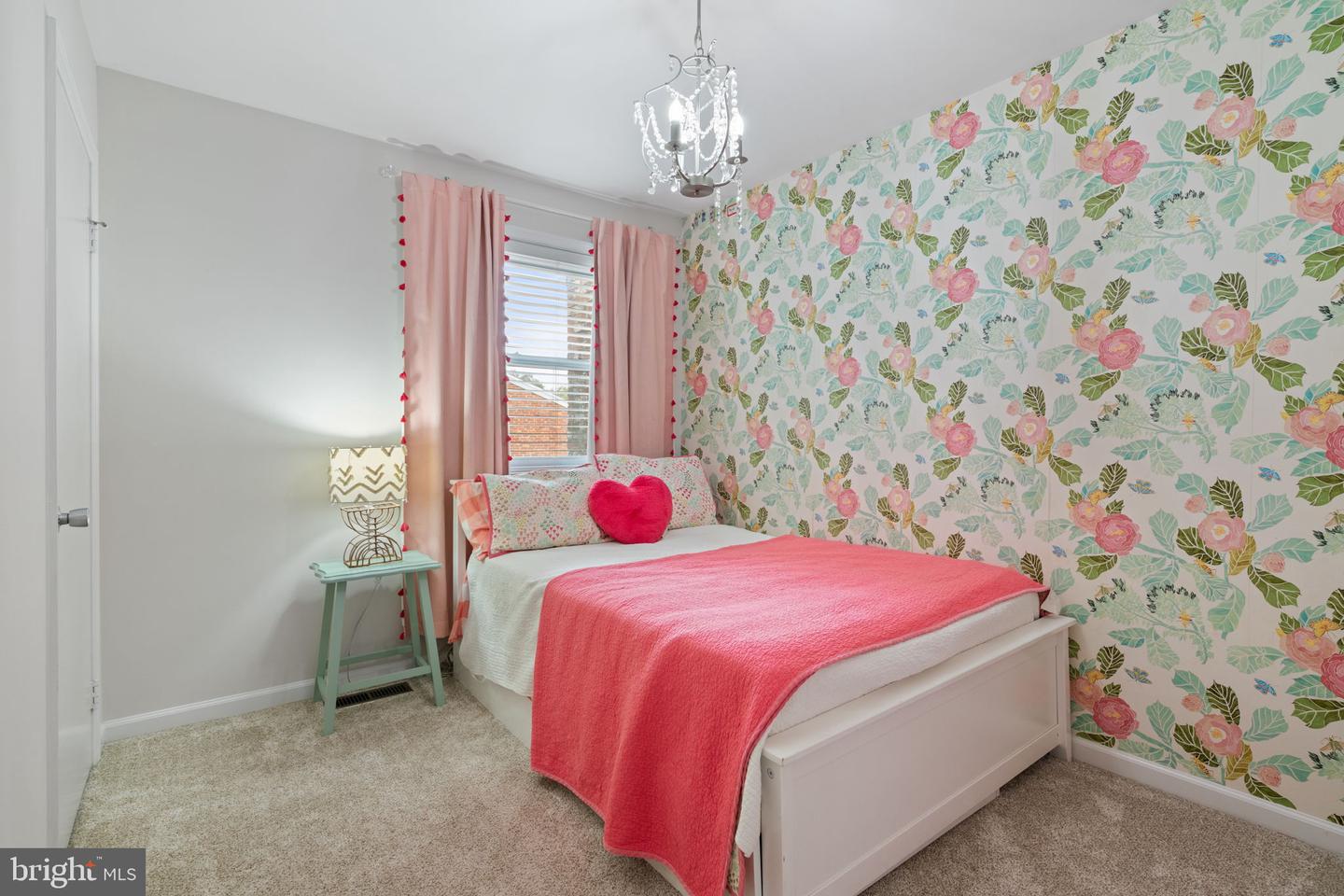 8133 LARKIN LN, VIENNA, Virginia 22182, 4 Bedrooms Bedrooms, ,3 BathroomsBathrooms,Residential,For sale,8133 LARKIN LN,VAFX2261076 MLS # VAFX2261076