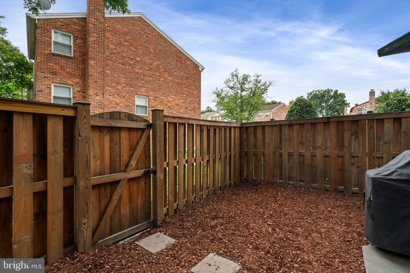 8133 LARKIN LN, VIENNA, Virginia 22182, 4 Bedrooms Bedrooms, ,3 BathroomsBathrooms,Residential,For sale,8133 LARKIN LN,VAFX2261076 MLS # VAFX2261076