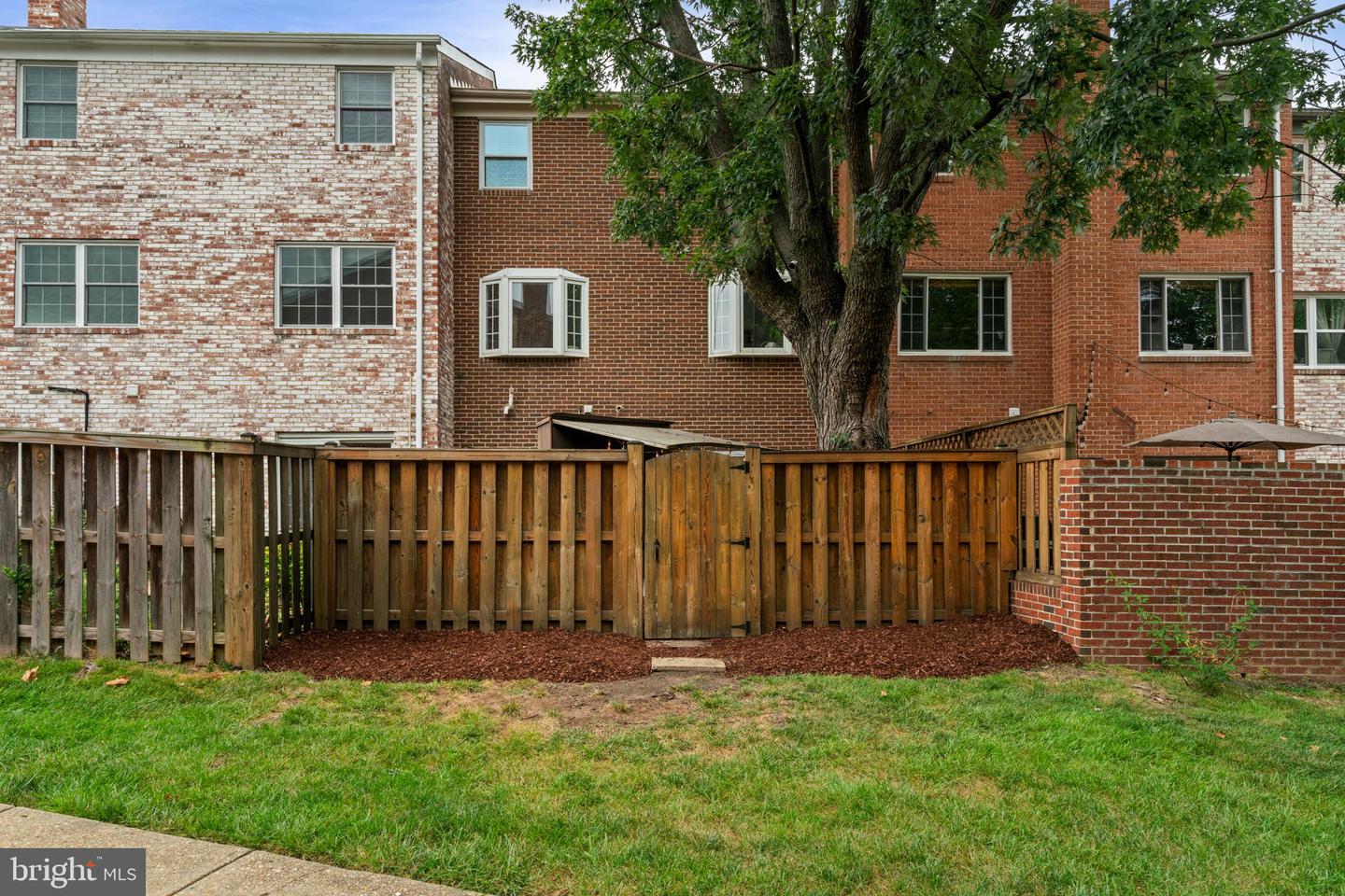 8133 LARKIN LN, VIENNA, Virginia 22182, 4 Bedrooms Bedrooms, ,3 BathroomsBathrooms,Residential,For sale,8133 LARKIN LN,VAFX2261076 MLS # VAFX2261076
