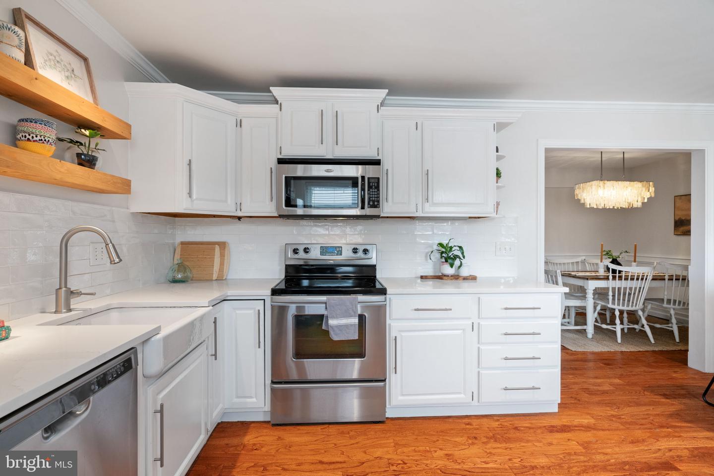 8133 LARKIN LN, VIENNA, Virginia 22182, 4 Bedrooms Bedrooms, ,3 BathroomsBathrooms,Residential,For sale,8133 LARKIN LN,VAFX2261076 MLS # VAFX2261076