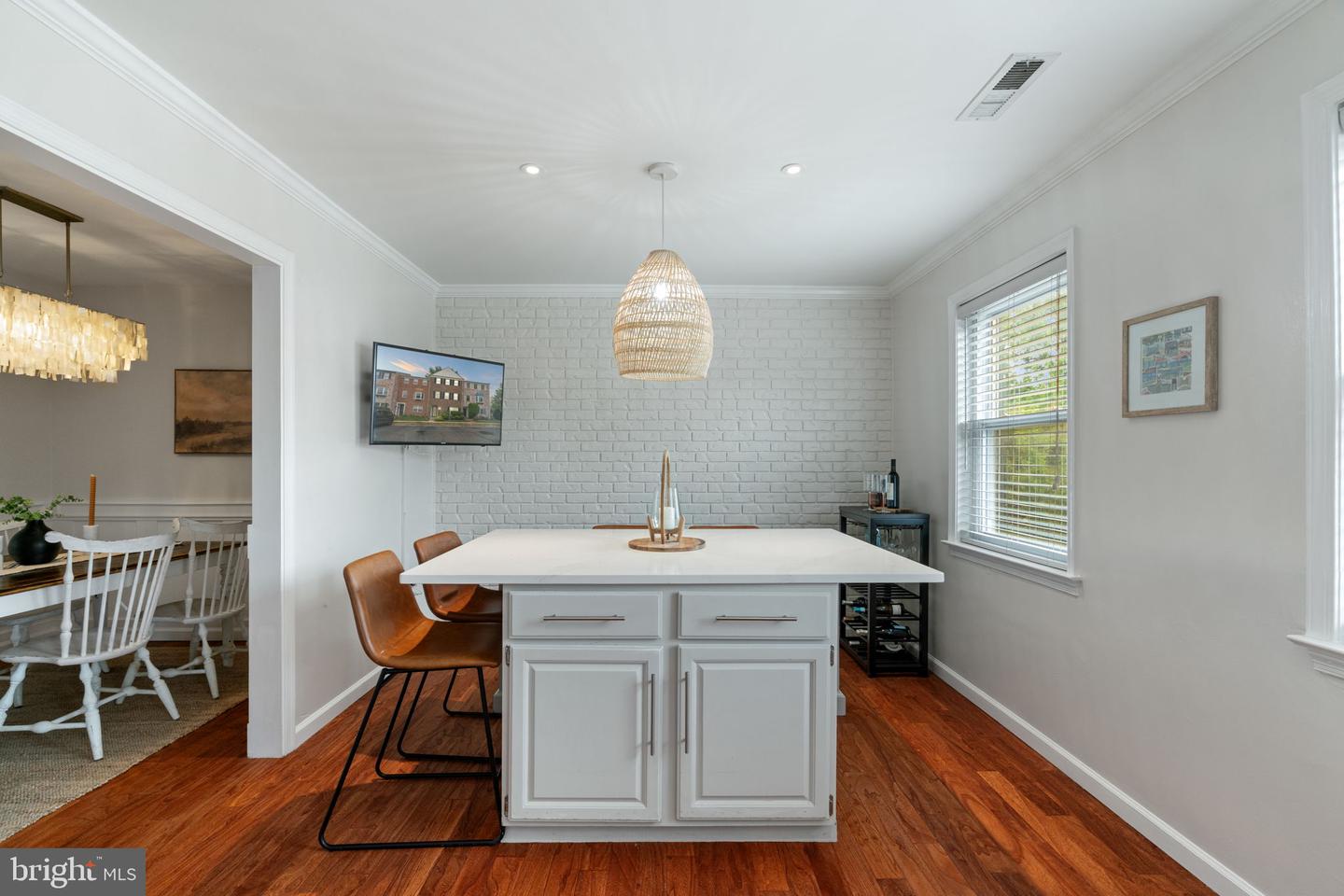 8133 LARKIN LN, VIENNA, Virginia 22182, 4 Bedrooms Bedrooms, ,3 BathroomsBathrooms,Residential,For sale,8133 LARKIN LN,VAFX2261076 MLS # VAFX2261076