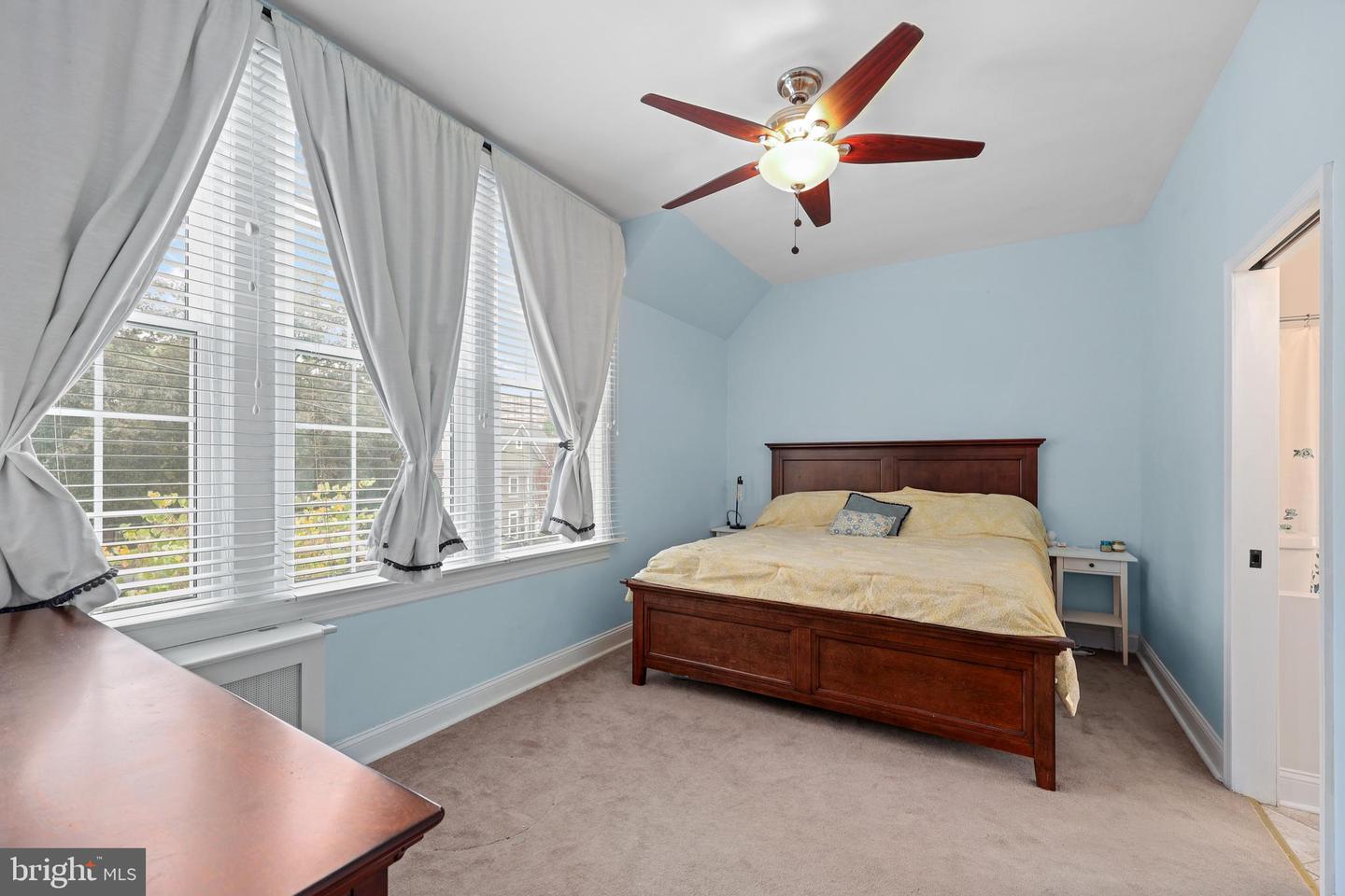 1130 17TH ST S, ARLINGTON, Virginia 22202, 3 Bedrooms Bedrooms, ,3 BathroomsBathrooms,Residential,For sale,1130 17TH ST S,VAAR2062234 MLS # VAAR2062234