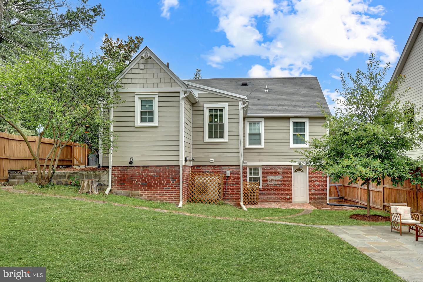 1130 17TH ST S, ARLINGTON, Virginia 22202, 3 Bedrooms Bedrooms, ,3 BathroomsBathrooms,Residential,For sale,1130 17TH ST S,VAAR2062234 MLS # VAAR2062234