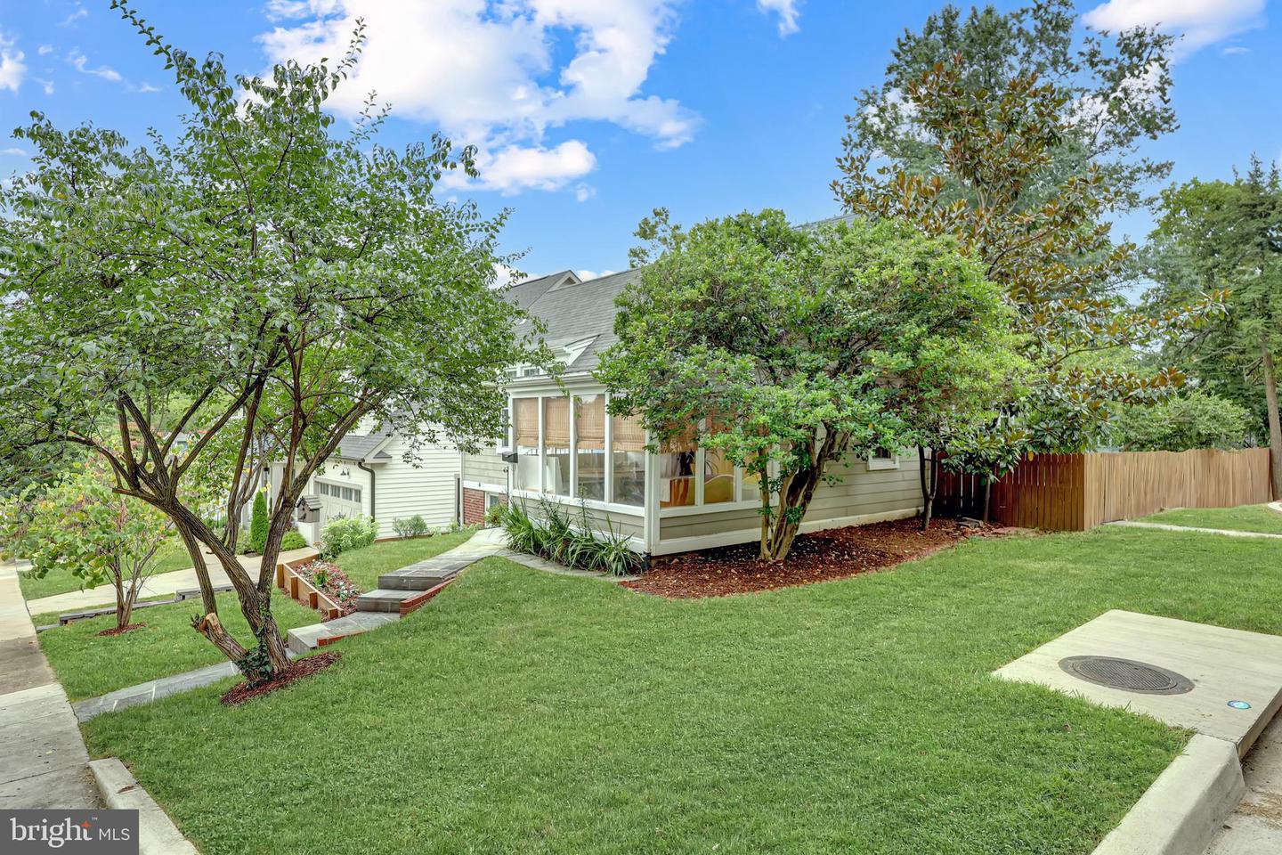 1130 17TH ST S, ARLINGTON, Virginia 22202, 3 Bedrooms Bedrooms, ,3 BathroomsBathrooms,Residential,For sale,1130 17TH ST S,VAAR2062234 MLS # VAAR2062234