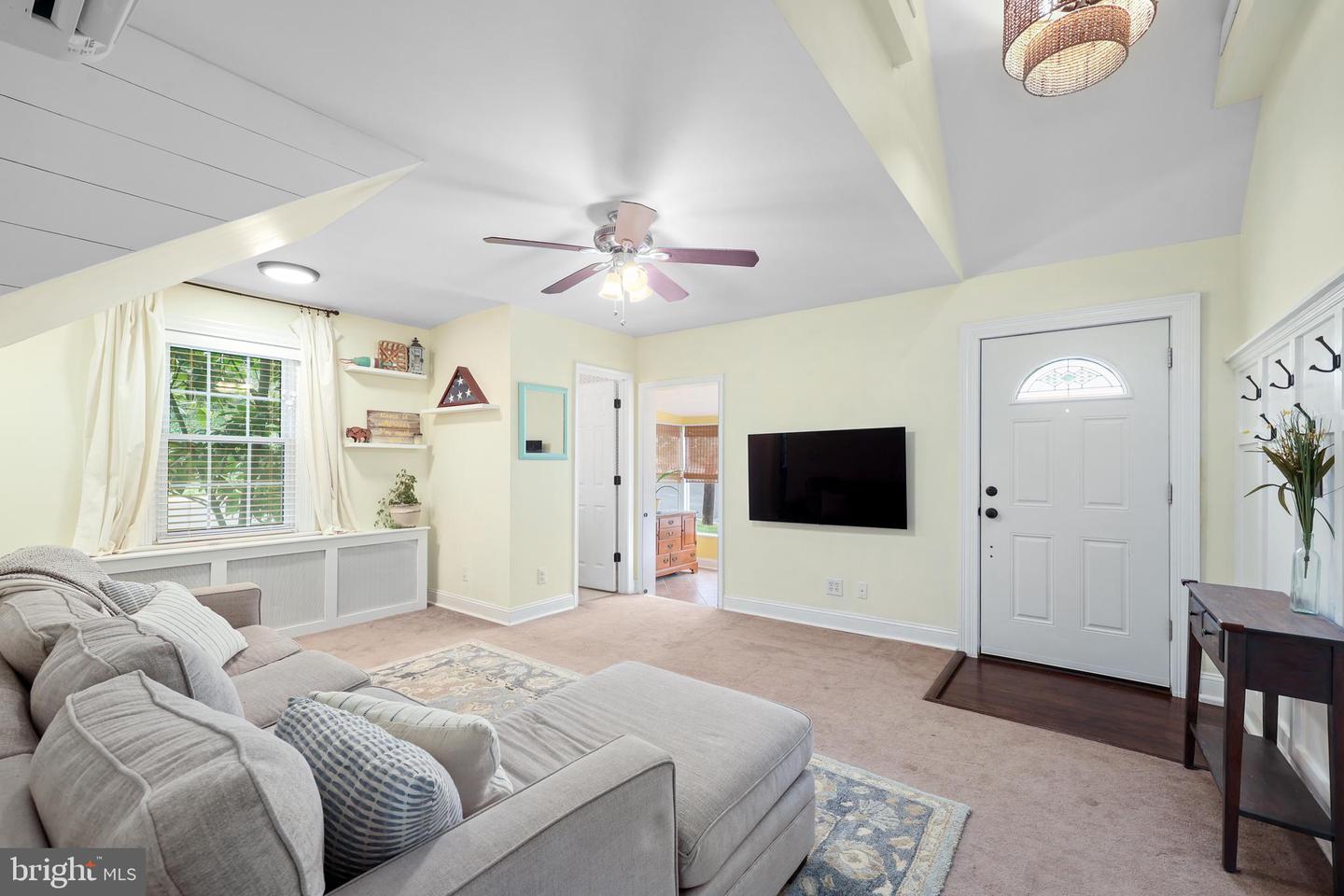 1130 17TH ST S, ARLINGTON, Virginia 22202, 3 Bedrooms Bedrooms, ,3 BathroomsBathrooms,Residential,For sale,1130 17TH ST S,VAAR2062234 MLS # VAAR2062234