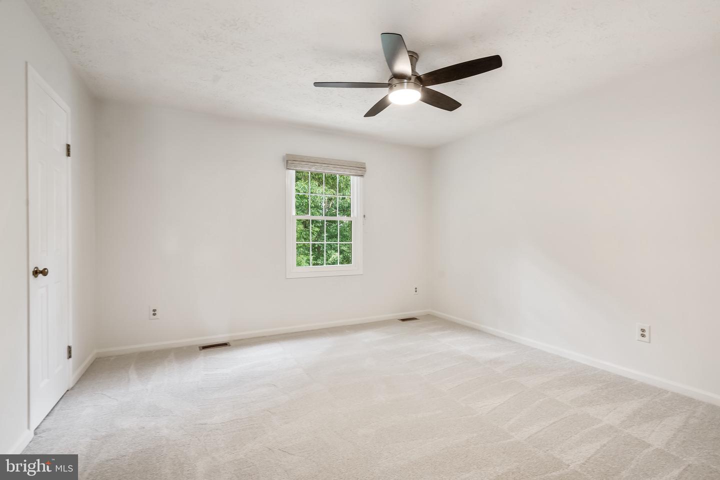 404 TAMARACK LN, STERLING, Virginia 20164, 4 Bedrooms Bedrooms, ,2 BathroomsBathrooms,Residential,For sale,404 TAMARACK LN,VALO2104562 MLS # VALO2104562