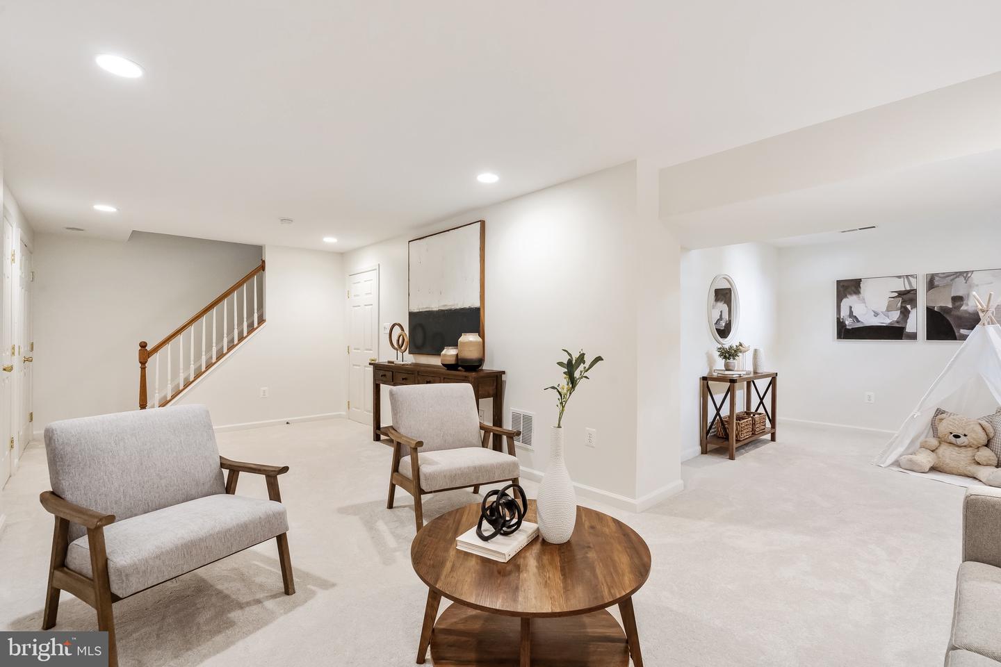 404 TAMARACK LN, STERLING, Virginia 20164, 4 Bedrooms Bedrooms, ,2 BathroomsBathrooms,Residential,For sale,404 TAMARACK LN,VALO2104562 MLS # VALO2104562