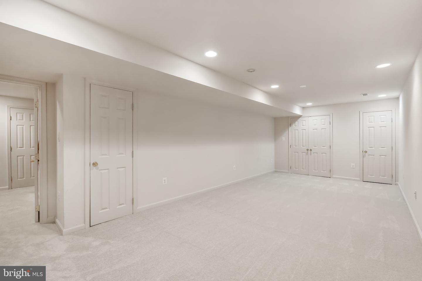 404 TAMARACK LN, STERLING, Virginia 20164, 4 Bedrooms Bedrooms, ,2 BathroomsBathrooms,Residential,For sale,404 TAMARACK LN,VALO2104562 MLS # VALO2104562