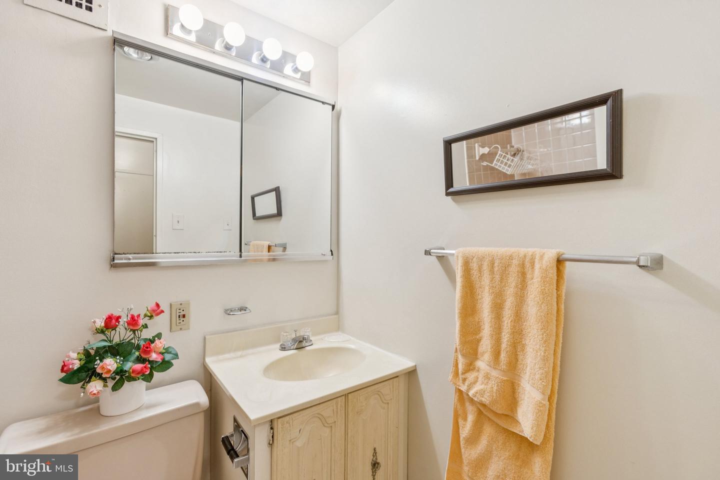 1200 N NASH ST #565, ARLINGTON, Virginia 22209, ,1 BathroomBathrooms,Residential,For sale,1200 N NASH ST #565,VAAR2062308 MLS # VAAR2062308 1200 N NASH ST #565, ARLINGTON, Virginia 22209, ,1 BathroomBathrooms,Residential,For sale,1200 N NASH ST #565,VAAR2062308 MLS # VAAR2062308