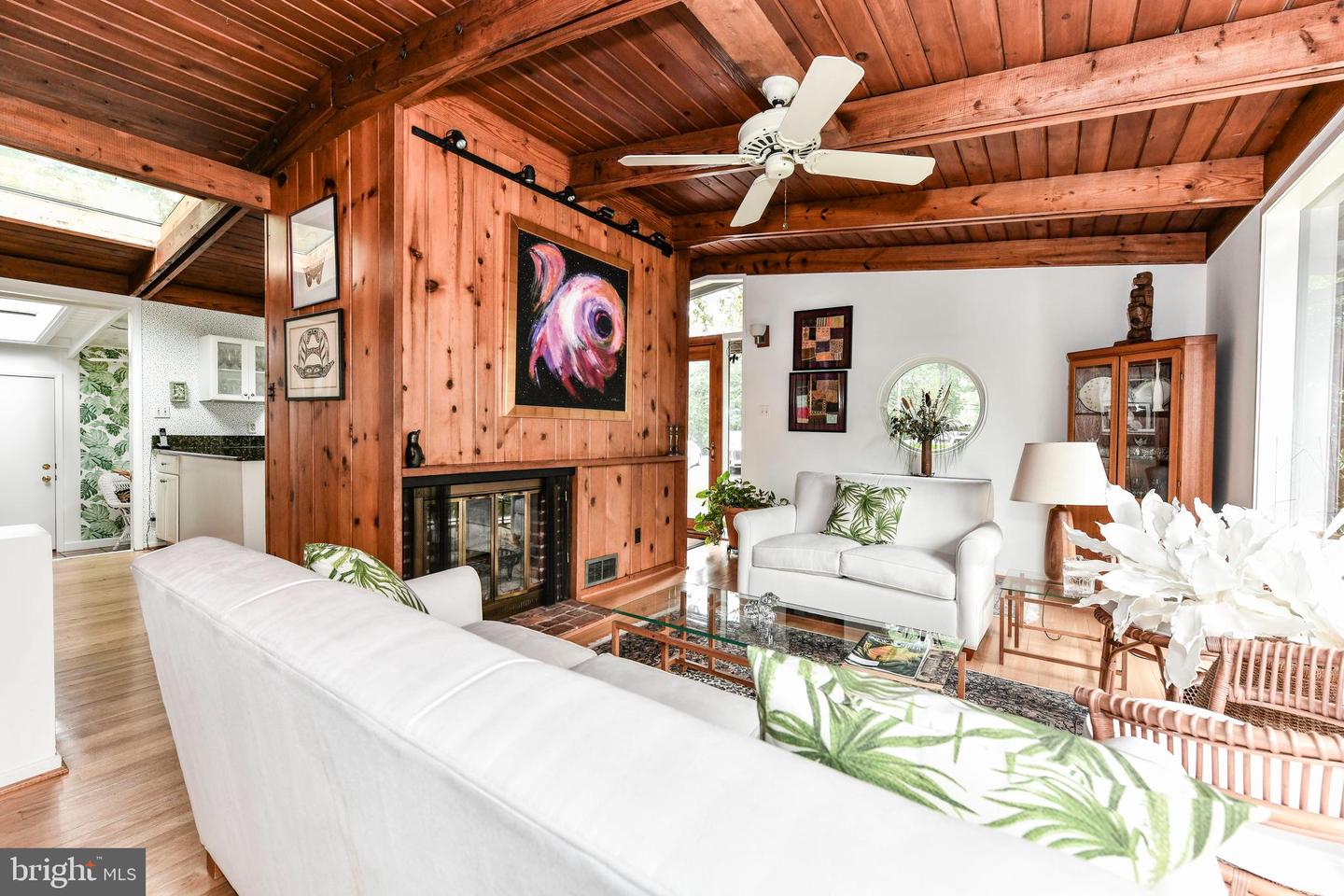 2926 MEADOW VIEW RD, FALLS CHURCH, Virginia 22042, 3 Bedrooms Bedrooms, ,2 BathroomsBathrooms,Residential,For sale,2926 MEADOW VIEW RD,VAFX2261400 MLS # VAFX2261400