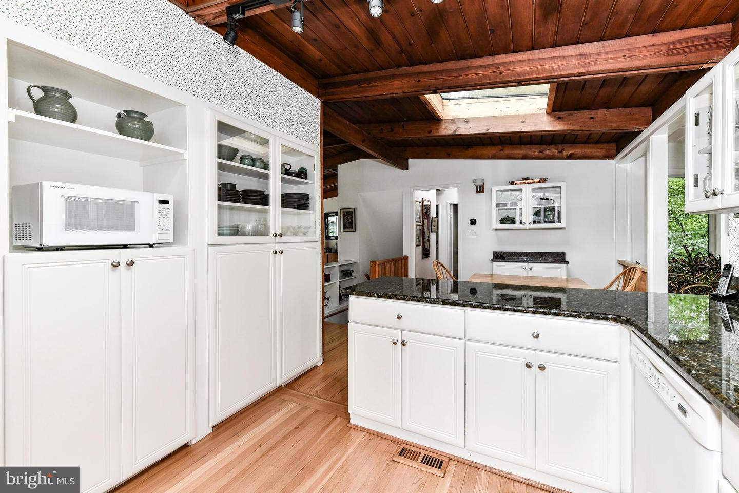 2926 MEADOW VIEW RD, FALLS CHURCH, Virginia 22042, 3 Bedrooms Bedrooms, ,2 BathroomsBathrooms,Residential,For sale,2926 MEADOW VIEW RD,VAFX2261400 MLS # VAFX2261400