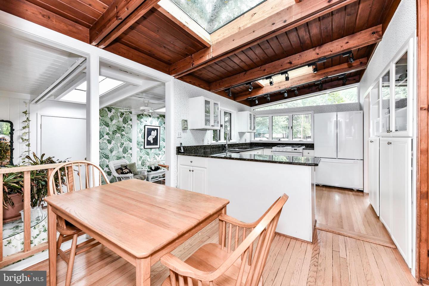 2926 MEADOW VIEW RD, FALLS CHURCH, Virginia 22042, 3 Bedrooms Bedrooms, ,2 BathroomsBathrooms,Residential,For sale,2926 MEADOW VIEW RD,VAFX2261400 MLS # VAFX2261400