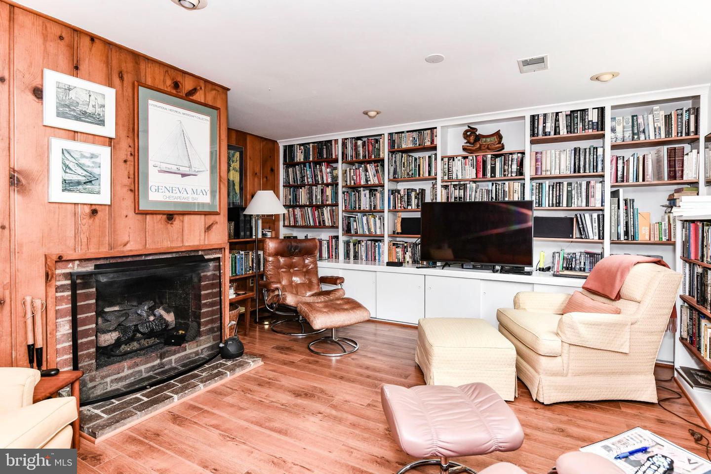 2926 MEADOW VIEW RD, FALLS CHURCH, Virginia 22042, 3 Bedrooms Bedrooms, ,2 BathroomsBathrooms,Residential,For sale,2926 MEADOW VIEW RD,VAFX2261400 MLS # VAFX2261400