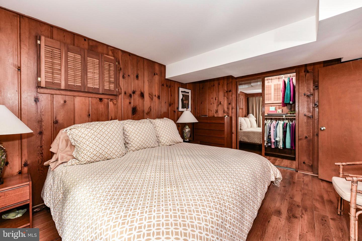2926 MEADOW VIEW RD, FALLS CHURCH, Virginia 22042, 3 Bedrooms Bedrooms, ,2 BathroomsBathrooms,Residential,For sale,2926 MEADOW VIEW RD,VAFX2261400 MLS # VAFX2261400