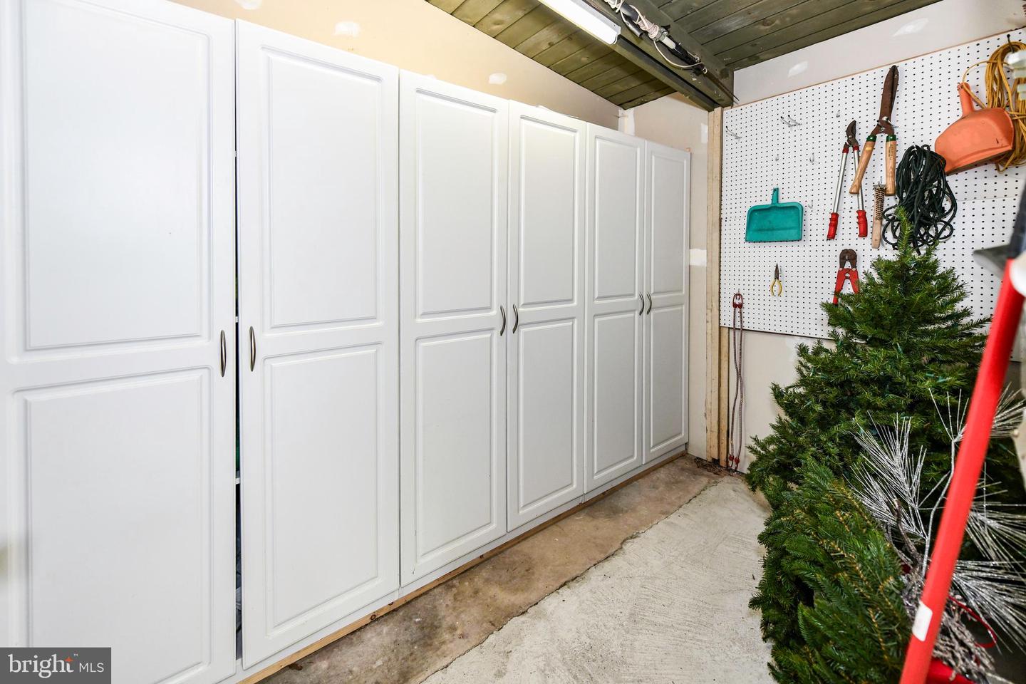 2926 MEADOW VIEW RD, FALLS CHURCH, Virginia 22042, 3 Bedrooms Bedrooms, ,2 BathroomsBathrooms,Residential,For sale,2926 MEADOW VIEW RD,VAFX2261400 MLS # VAFX2261400