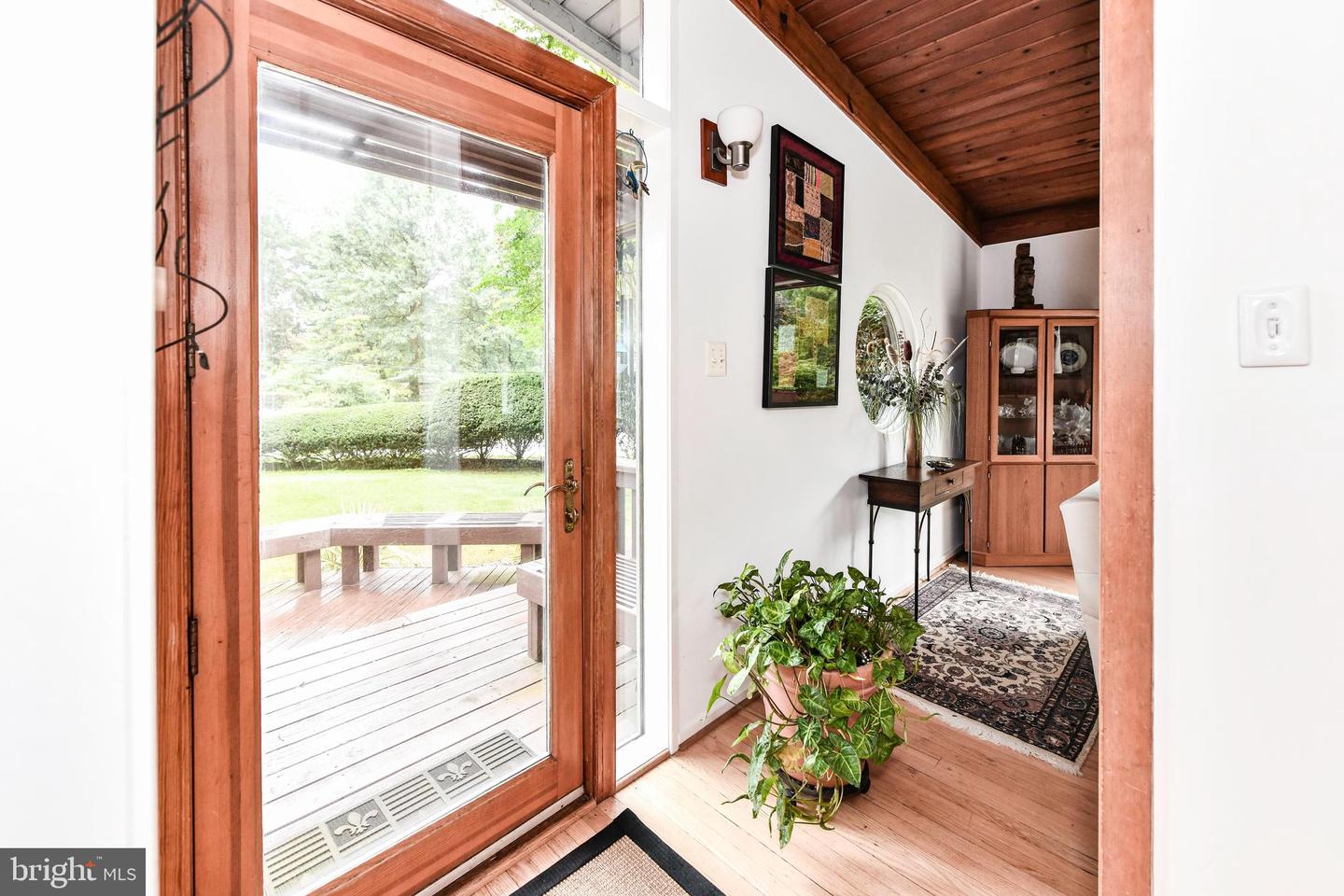 2926 MEADOW VIEW RD, FALLS CHURCH, Virginia 22042, 3 Bedrooms Bedrooms, ,2 BathroomsBathrooms,Residential,For sale,2926 MEADOW VIEW RD,VAFX2261400 MLS # VAFX2261400