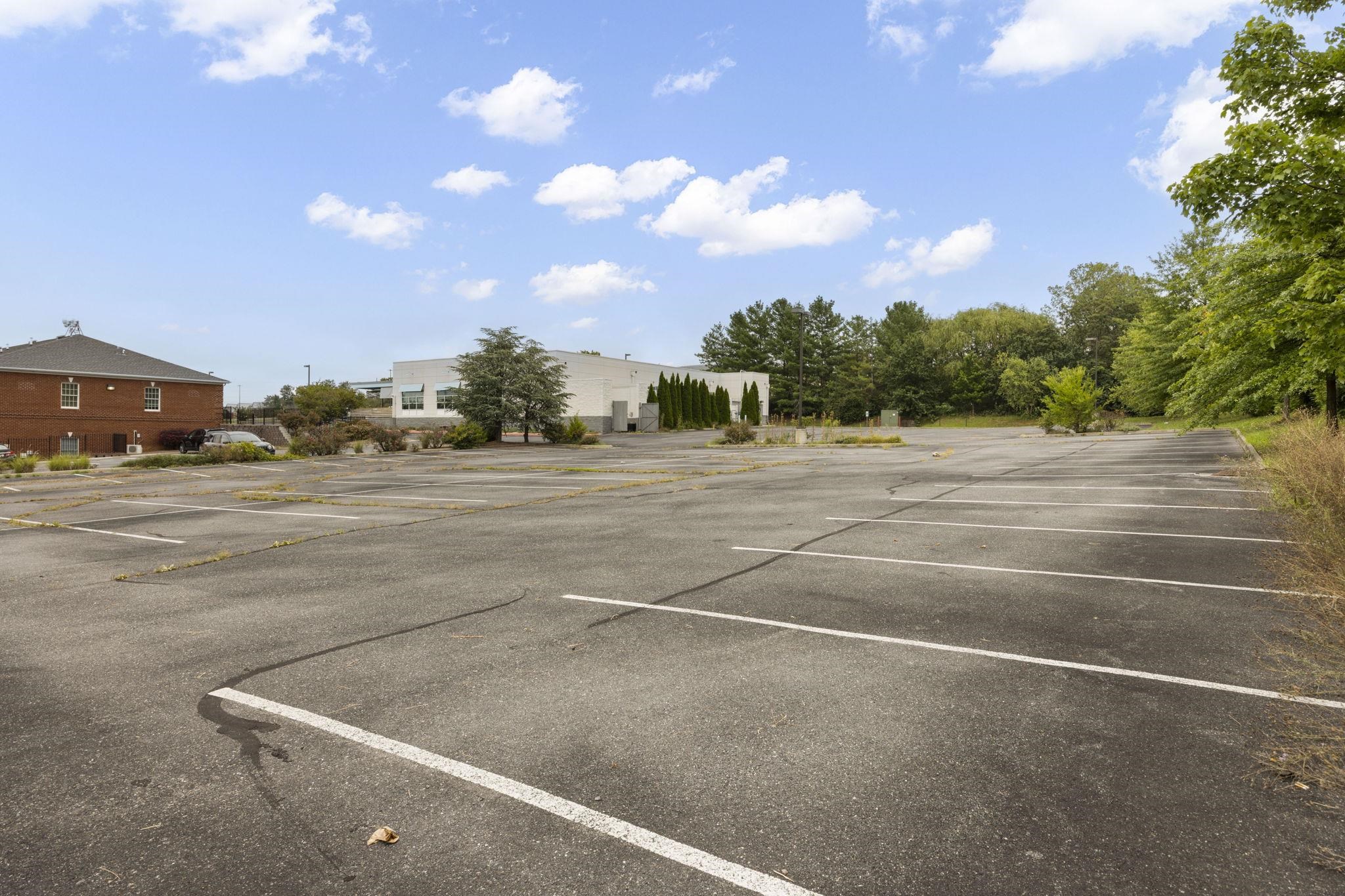 350 UNIVERSITY BLVD, HARRISONBURG, Virginia 22801, ,Commercial,350 UNIVERSITY BLVD,668190 MLS # 668190