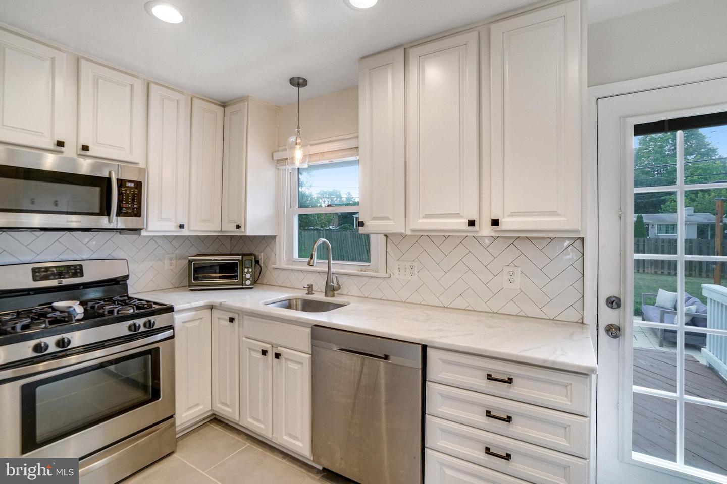6626 CAVALIER DR, ALEXANDRIA, Virginia 22307, 3 Bedrooms Bedrooms, ,2 BathroomsBathrooms,Residential,For sale,6626 CAVALIER DR,VAFX2261440 MLS # VAFX2261440