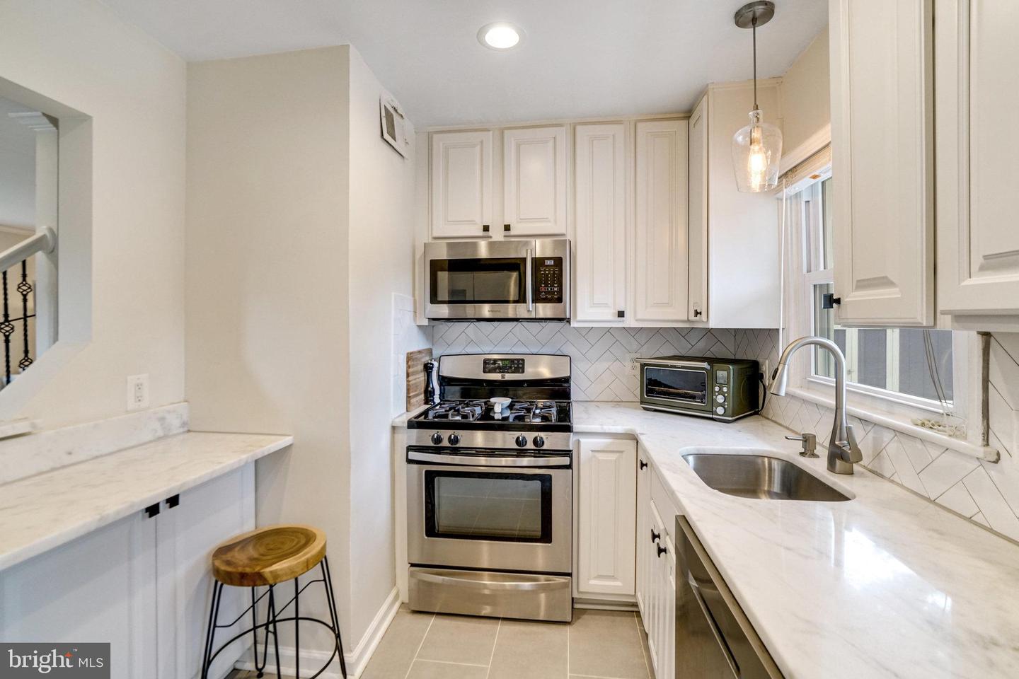 6626 CAVALIER DR, ALEXANDRIA, Virginia 22307, 3 Bedrooms Bedrooms, ,2 BathroomsBathrooms,Residential,For sale,6626 CAVALIER DR,VAFX2261440 MLS # VAFX2261440