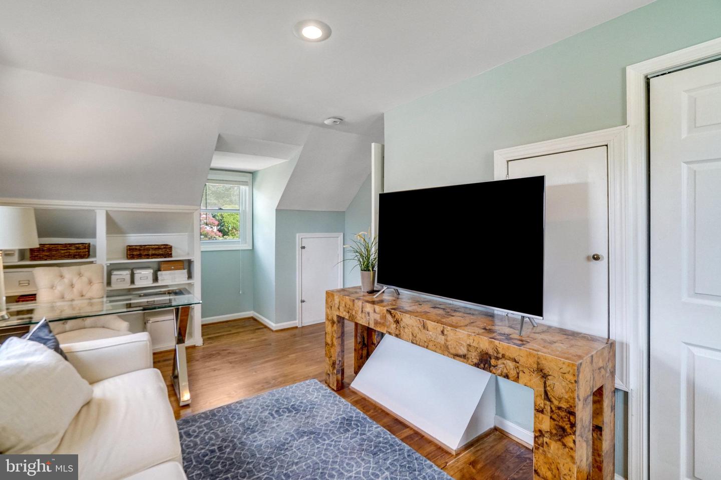 6626 CAVALIER DR, ALEXANDRIA, Virginia 22307, 3 Bedrooms Bedrooms, ,2 BathroomsBathrooms,Residential,For sale,6626 CAVALIER DR,VAFX2261440 MLS # VAFX2261440