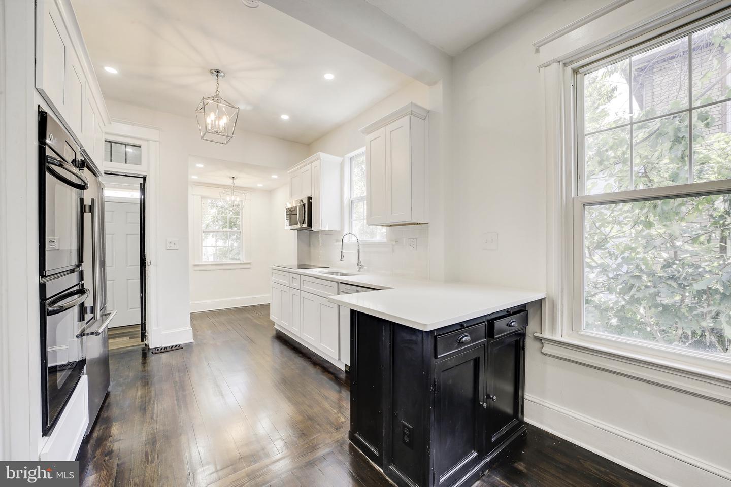 3214 5TH ST SE, WASHINGTON, District Of Columbia 20032, 6 Bedrooms Bedrooms, ,3 BathroomsBathrooms,Residential,For sale,3214 5TH ST SE,DCDC2215404 MLS # DCDC2215404