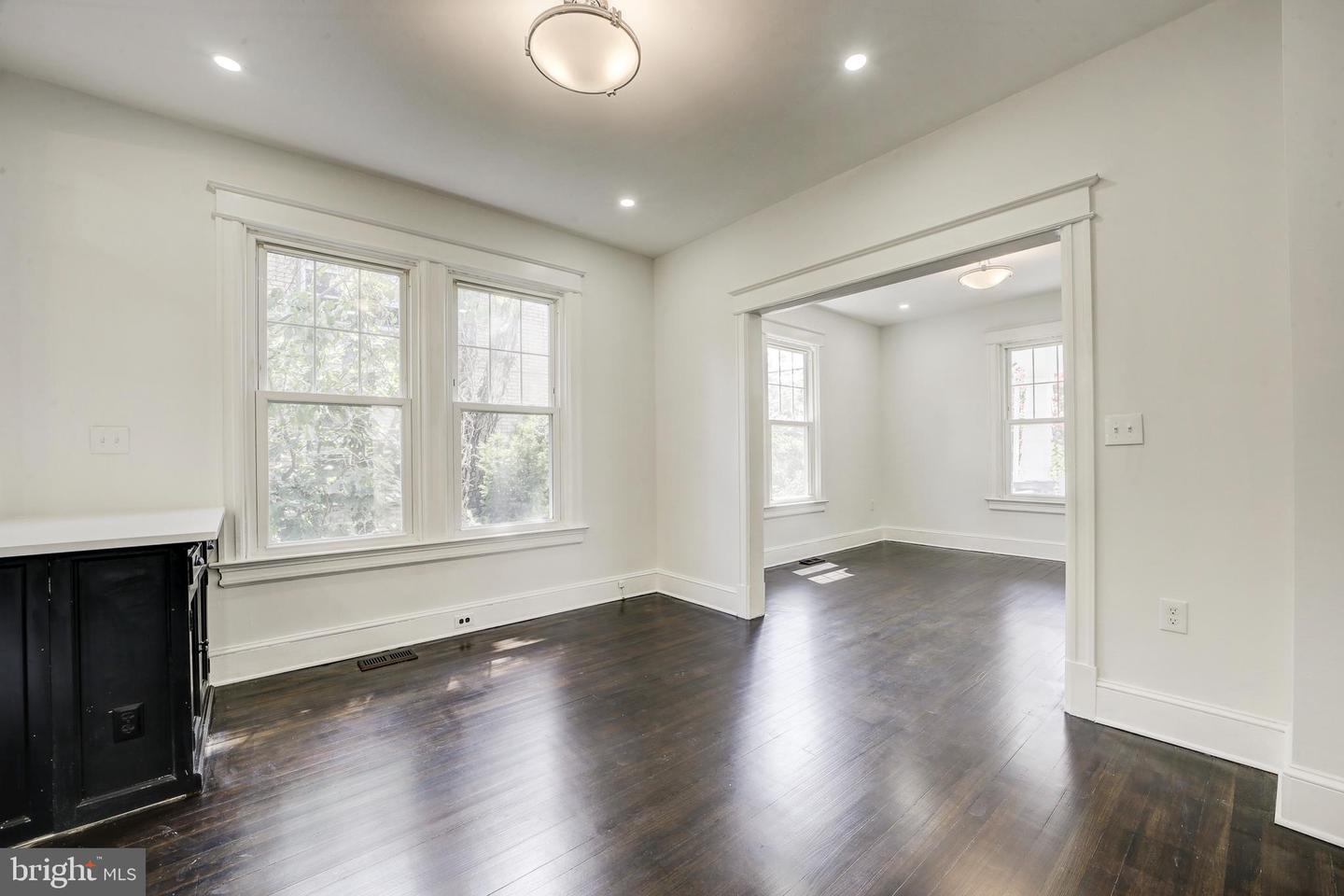 3214 5TH ST SE, WASHINGTON, District Of Columbia 20032, 6 Bedrooms Bedrooms, ,3 BathroomsBathrooms,Residential,For sale,3214 5TH ST SE,DCDC2215404 MLS # DCDC2215404