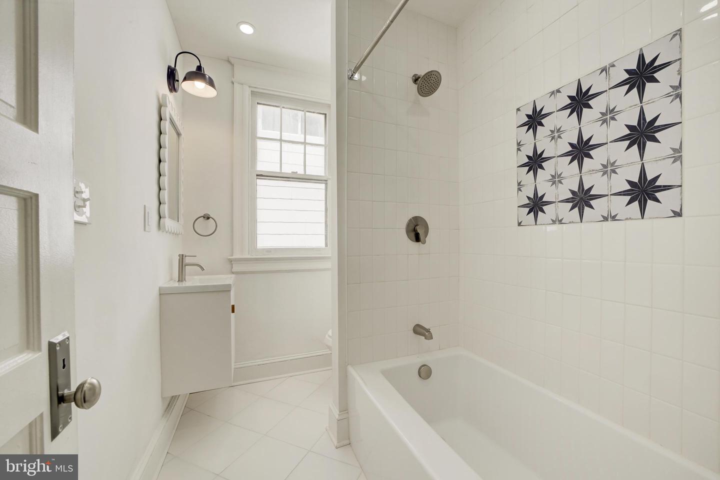 3214 5TH ST SE, WASHINGTON, District Of Columbia 20032, 6 Bedrooms Bedrooms, ,3 BathroomsBathrooms,Residential,For sale,3214 5TH ST SE,DCDC2215404 MLS # DCDC2215404
