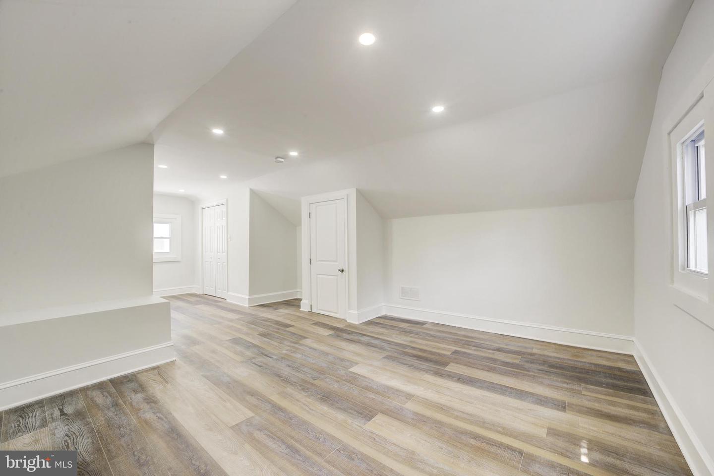 3214 5TH ST SE, WASHINGTON, District Of Columbia 20032, 6 Bedrooms Bedrooms, ,3 BathroomsBathrooms,Residential,For sale,3214 5TH ST SE,DCDC2215404 MLS # DCDC2215404