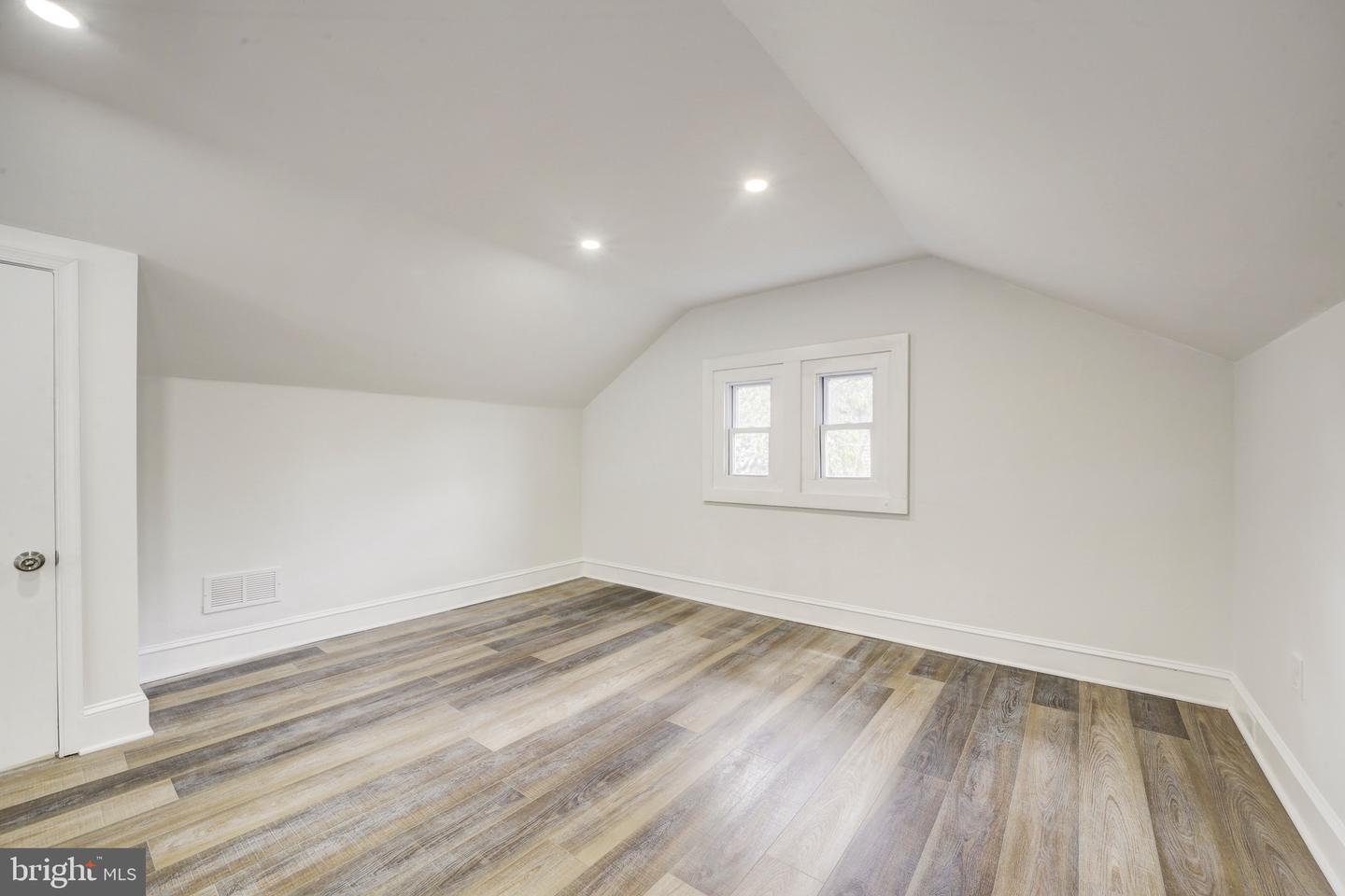 3214 5TH ST SE, WASHINGTON, District Of Columbia 20032, 6 Bedrooms Bedrooms, ,3 BathroomsBathrooms,Residential,For sale,3214 5TH ST SE,DCDC2215404 MLS # DCDC2215404