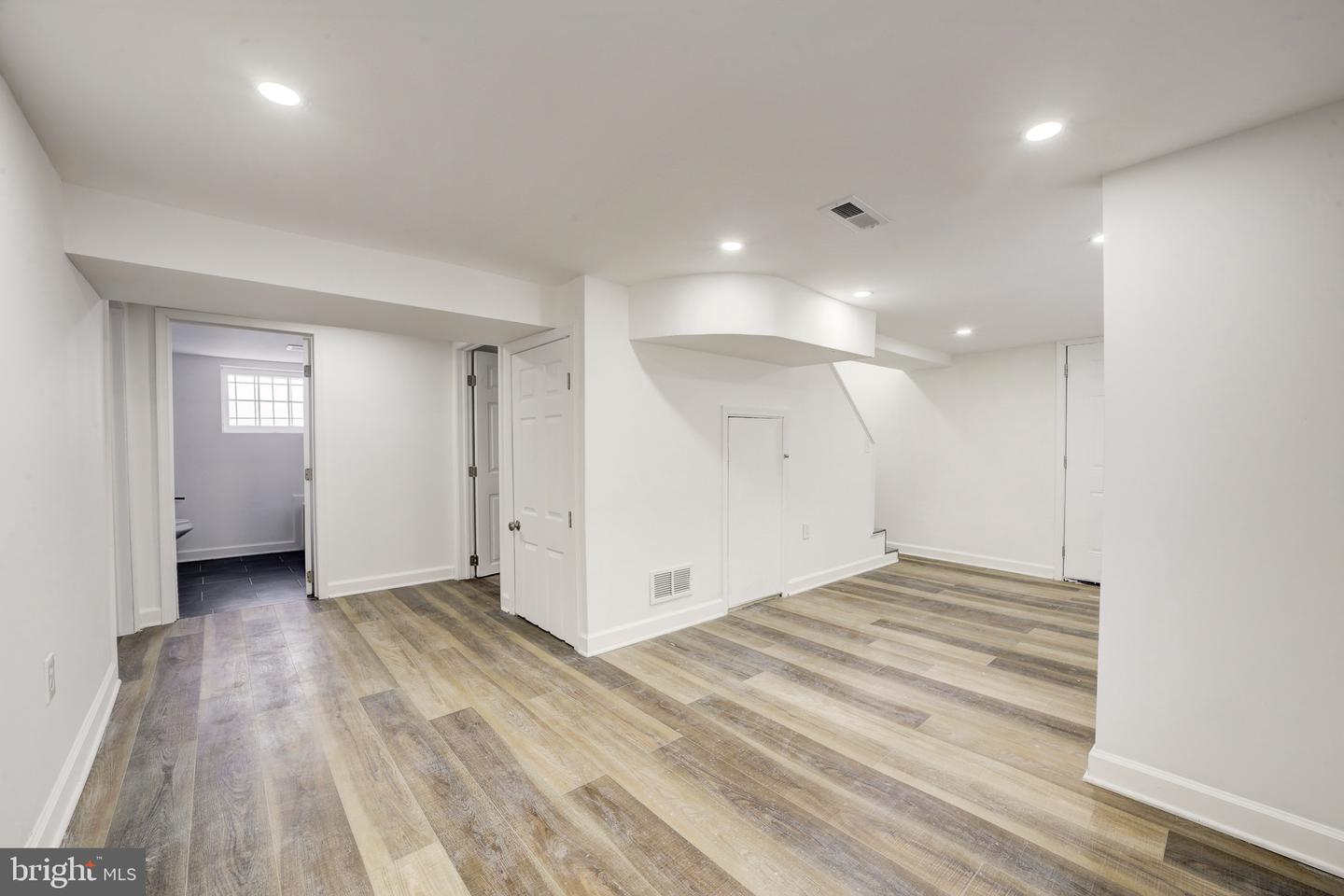 3214 5TH ST SE, WASHINGTON, District Of Columbia 20032, 6 Bedrooms Bedrooms, ,3 BathroomsBathrooms,Residential,For sale,3214 5TH ST SE,DCDC2215404 MLS # DCDC2215404