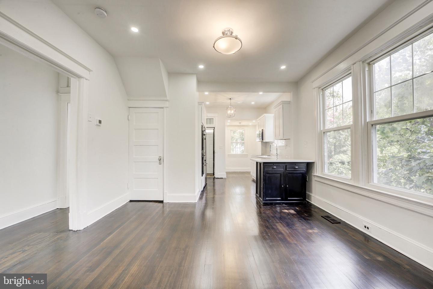 3214 5TH ST SE, WASHINGTON, District Of Columbia 20032, 6 Bedrooms Bedrooms, ,3 BathroomsBathrooms,Residential,For sale,3214 5TH ST SE,DCDC2215404 MLS # DCDC2215404