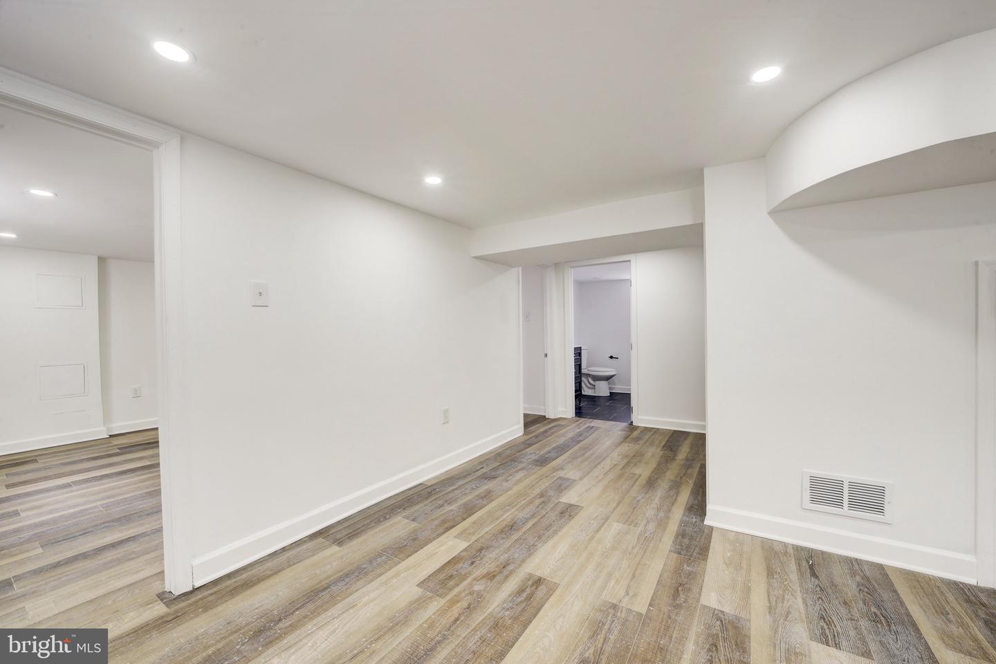 3214 5TH ST SE, WASHINGTON, District Of Columbia 20032, 6 Bedrooms Bedrooms, ,3 BathroomsBathrooms,Residential,For sale,3214 5TH ST SE,DCDC2215404 MLS # DCDC2215404