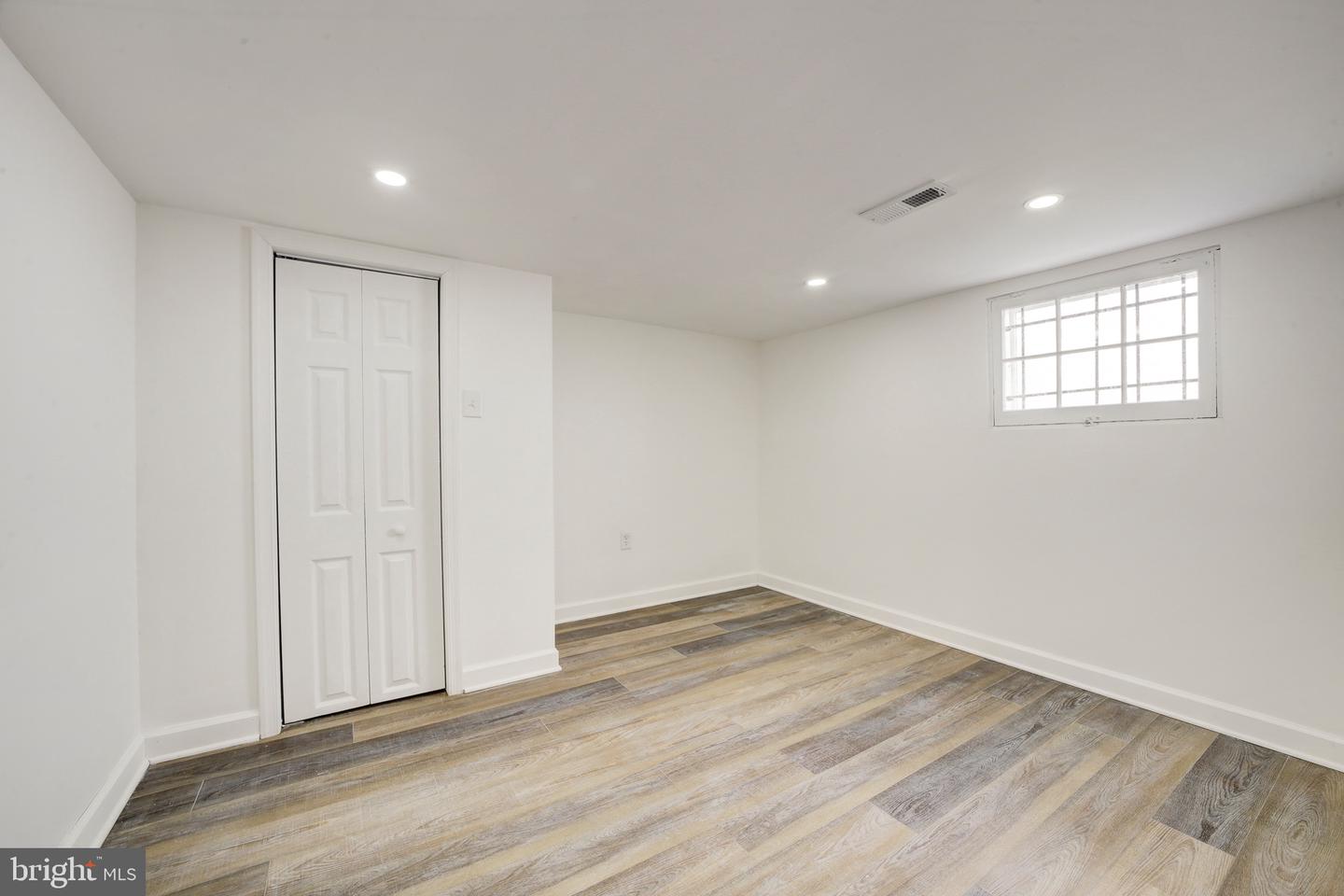 3214 5TH ST SE, WASHINGTON, District Of Columbia 20032, 6 Bedrooms Bedrooms, ,3 BathroomsBathrooms,Residential,For sale,3214 5TH ST SE,DCDC2215404 MLS # DCDC2215404