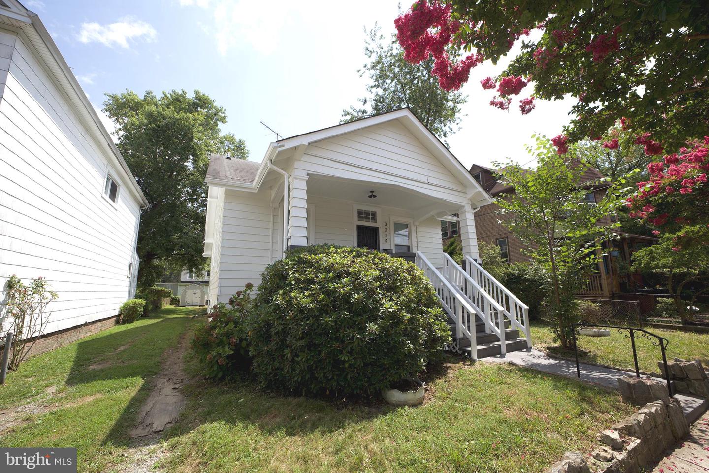 3214 5TH ST SE, WASHINGTON, District Of Columbia 20032, 6 Bedrooms Bedrooms, ,3 BathroomsBathrooms,Residential,For sale,3214 5TH ST SE,DCDC2215404 MLS # DCDC2215404
