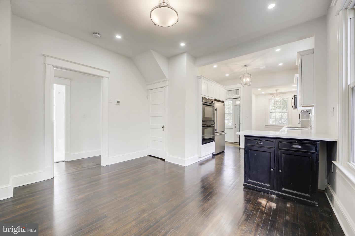3214 5TH ST SE, WASHINGTON, District Of Columbia 20032, 6 Bedrooms Bedrooms, ,3 BathroomsBathrooms,Residential,For sale,3214 5TH ST SE,DCDC2215404 MLS # DCDC2215404