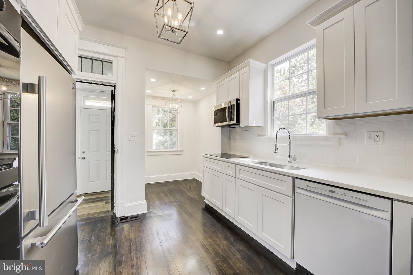 3214 5TH ST SE, WASHINGTON, District Of Columbia 20032, 6 Bedrooms Bedrooms, ,3 BathroomsBathrooms,Residential,For sale,3214 5TH ST SE,DCDC2215404 MLS # DCDC2215404