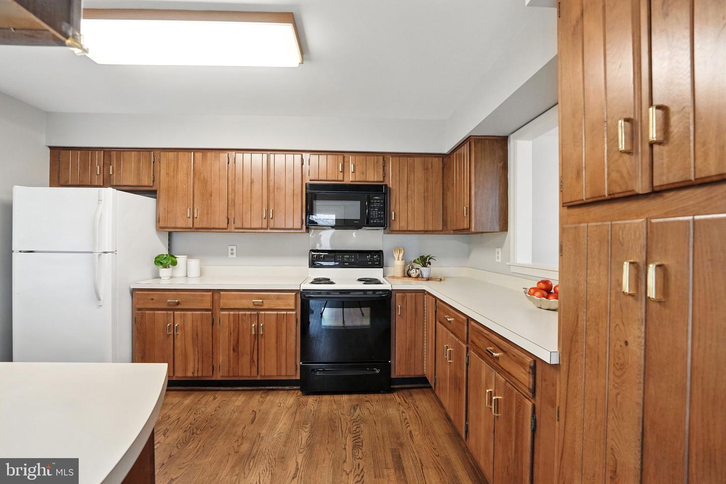 2907 ELMTOP CT, OAKTON, Virginia 22124, 3 Bedrooms Bedrooms, ,3 BathroomsBathrooms,Residential,For sale,2907 ELMTOP CT,VAFX2261742 MLS # VAFX2261742