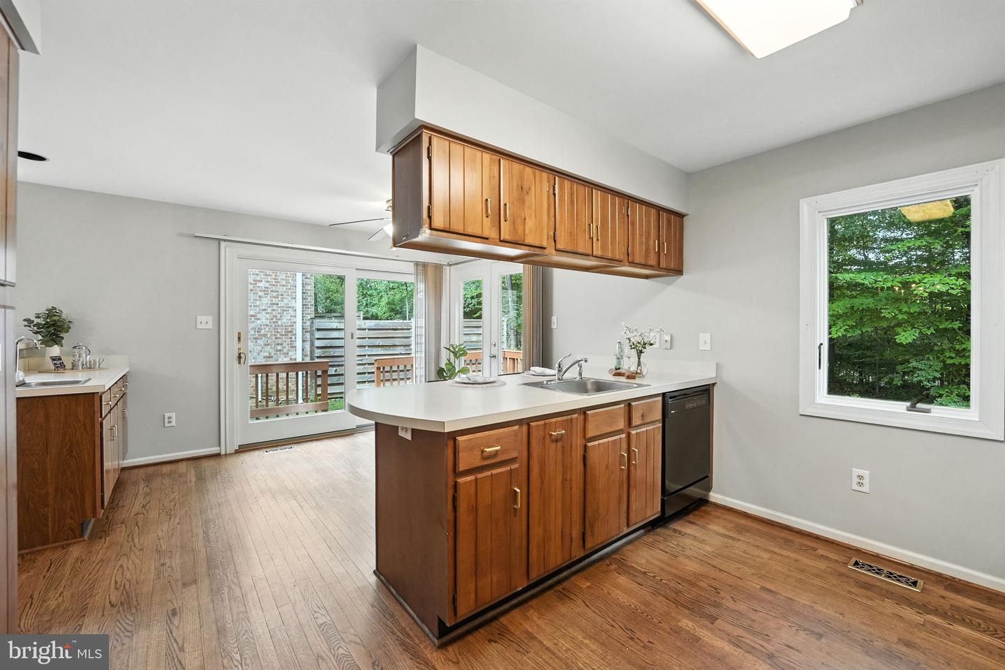 2907 ELMTOP CT, OAKTON, Virginia 22124, 3 Bedrooms Bedrooms, ,3 BathroomsBathrooms,Residential,For sale,2907 ELMTOP CT,VAFX2261742 MLS # VAFX2261742