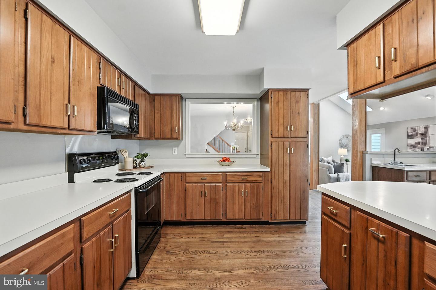 2907 ELMTOP CT, OAKTON, Virginia 22124, 3 Bedrooms Bedrooms, ,3 BathroomsBathrooms,Residential,For sale,2907 ELMTOP CT,VAFX2261742 MLS # VAFX2261742